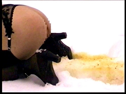 露出素人妻 雪責め地獄サンプル3